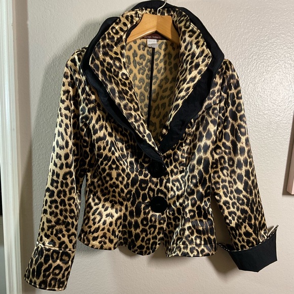 DESIGN TODAY’S VINTAGE ANIMAL PRINT JACKET WITH WIRED DOUBLE COLLAR.Y2K
BOHO MED - Picture 6 of 16